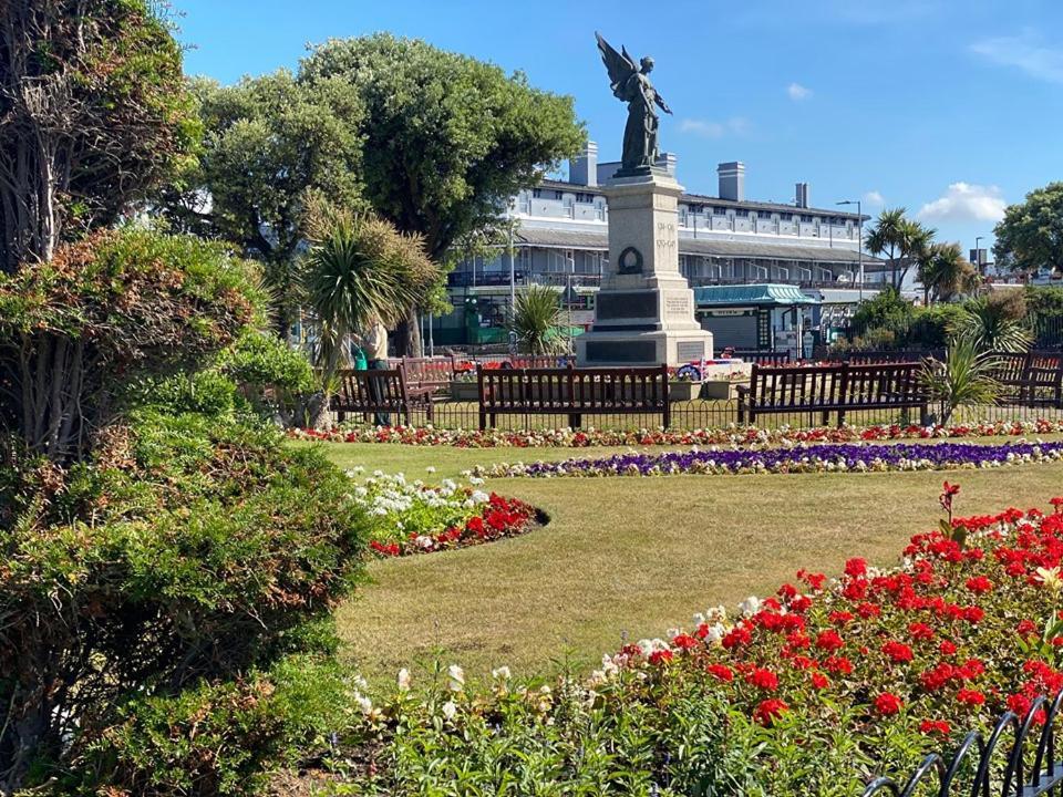 The Royal Hotel - Clacton On Sea Εξωτερικό φωτογραφία