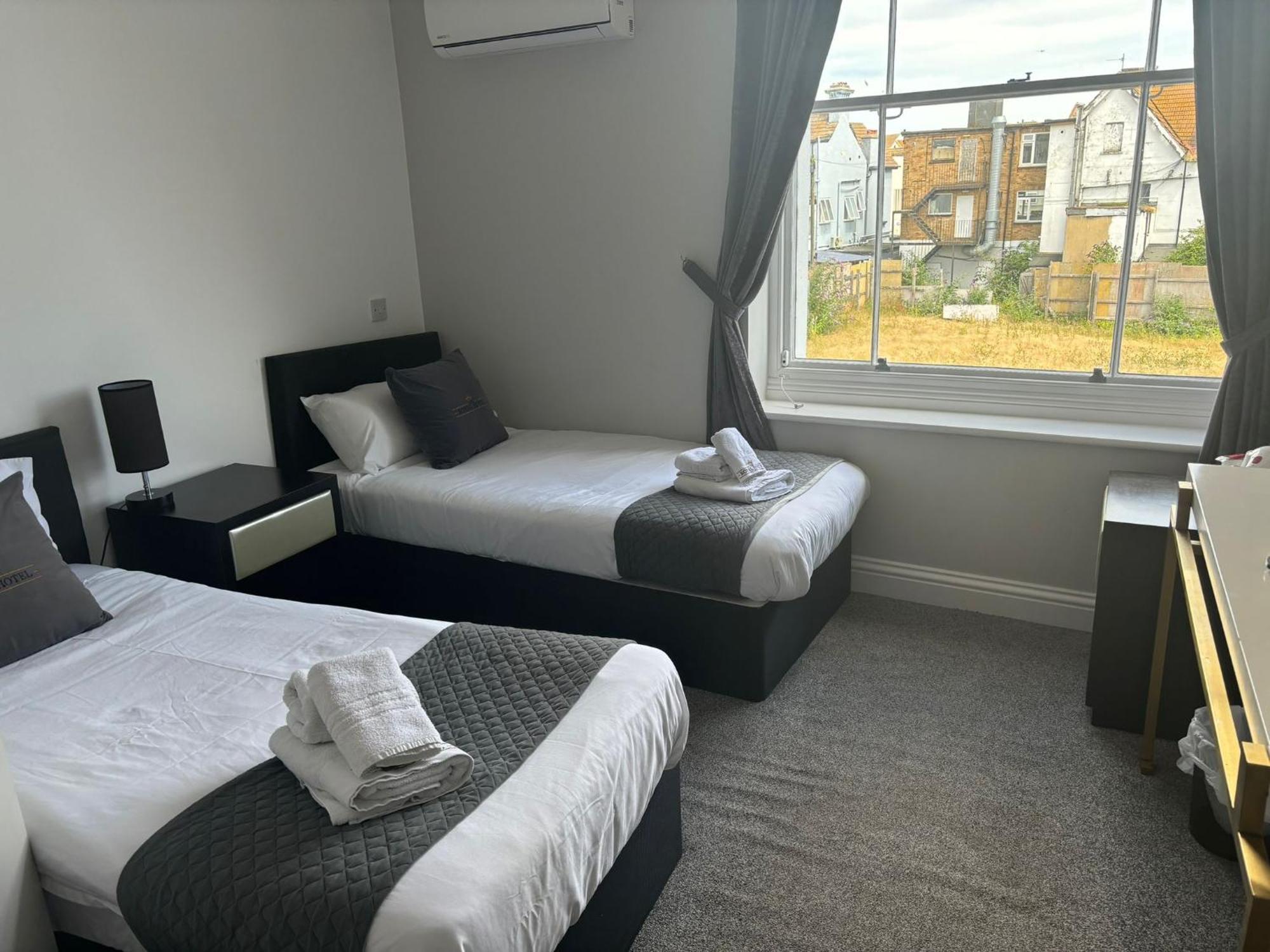 The Royal Hotel - Clacton On Sea Εξωτερικό φωτογραφία